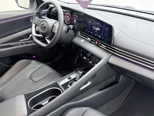 Hyundai Elantra — Фото автомобиля 22