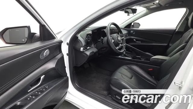 Hyundai AVANTE Avante (CN7) — Фото автомобиля 10