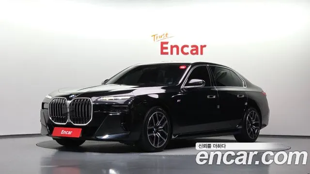 Фотография автомобиля — BMW 7 Series G70