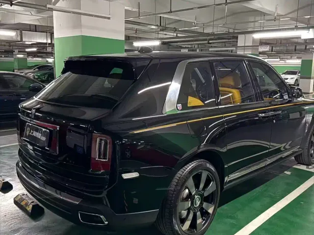 Rolls-Royce Cullinan — Фото автомобиля 3