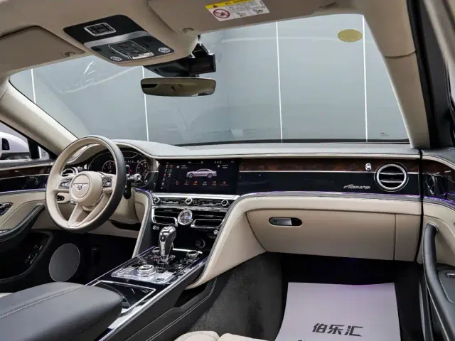 Bentley Flying Spur — Фото автомобиля 20