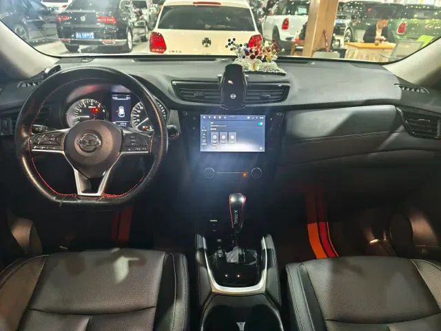 Nissan X-Trail — Фото автомобиля 10