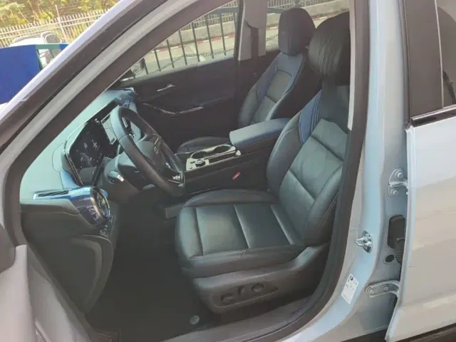 Chevrolet Equinox Plus — Фото автомобиля 14