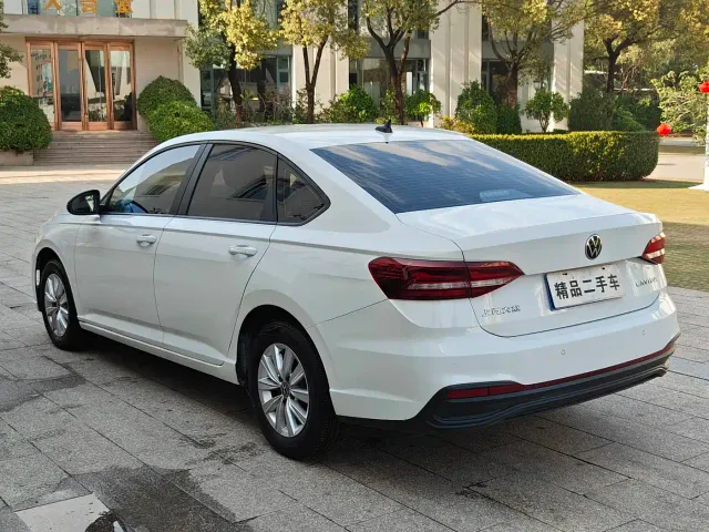 Volkswagen Lavida — Фото автомобиля 7