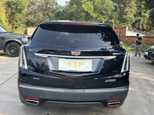 Cadillac XT5 — Фото автомобиля 9