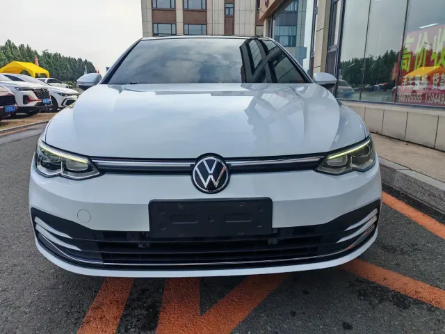 Volkswagen Golf — Фото автомобиля 2