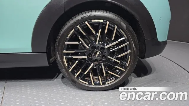 MINI Cooper 4th Gen — Фото автомобиля 6