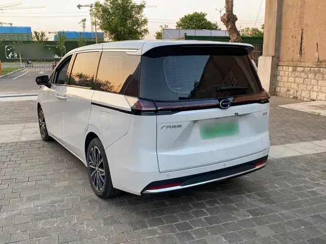 GAC Trumpchi E8 — Фото автомобиля 12