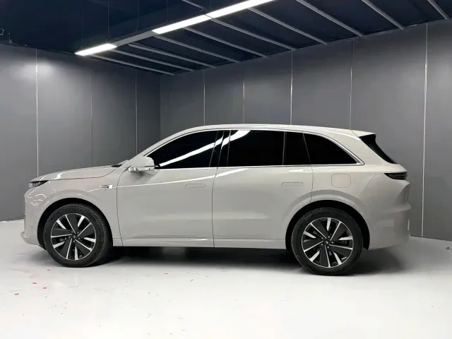 Li Auto L6 — Фото автомобиля 3