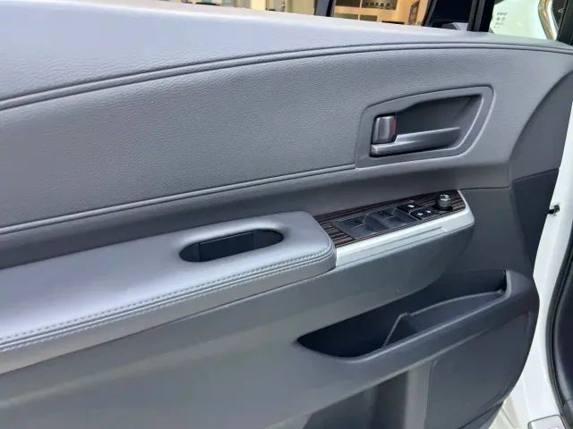 Toyota Granvia — Фото автомобиля 9