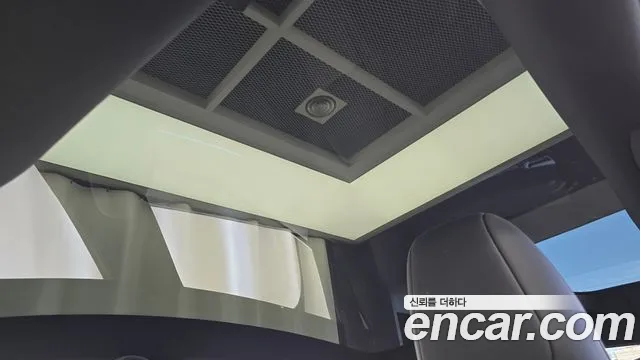Tesla Model Y — Фото автомобиля 22