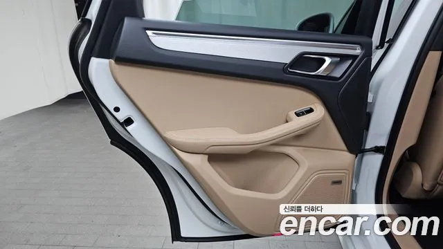 Porsche Macan — Фото автомобиля 13
