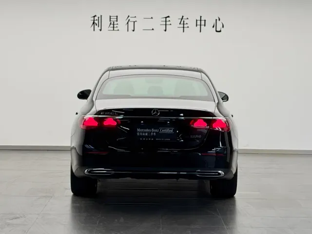 Mercedes-Benz E-Class — Фото автомобиля 6