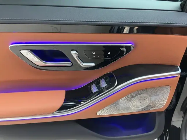 Mercedes-Benz S-Class — Фото автомобиля 11