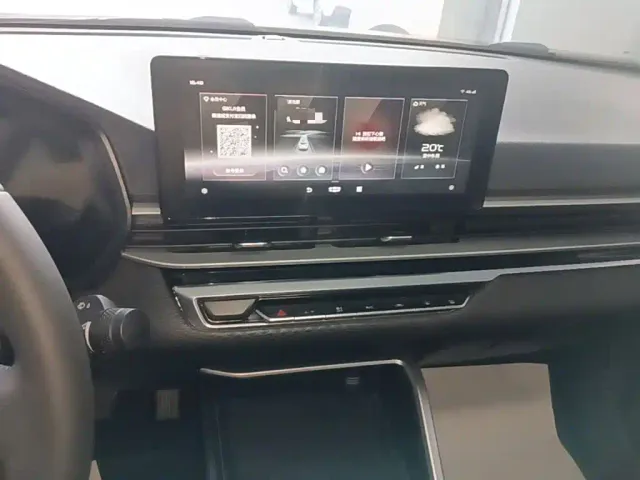 Geely Emgrand — Фото автомобиля 12