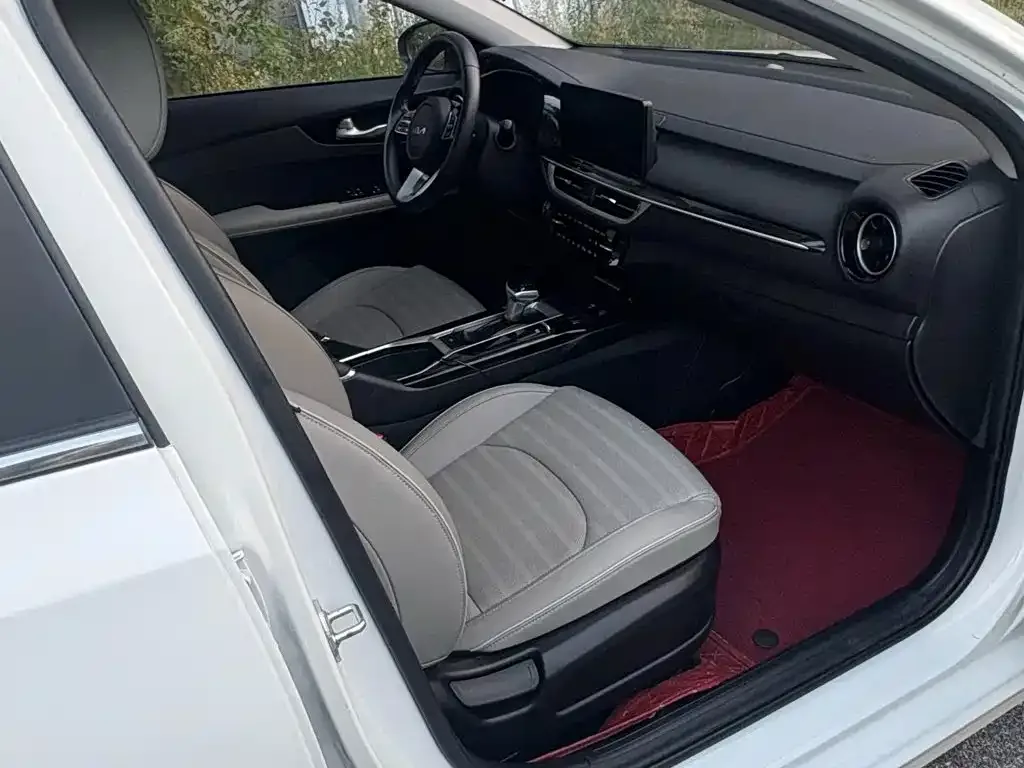 Kia Kia K3 2023 Model 1.5L CVT Luxury Edition — Фото автомобиля 7