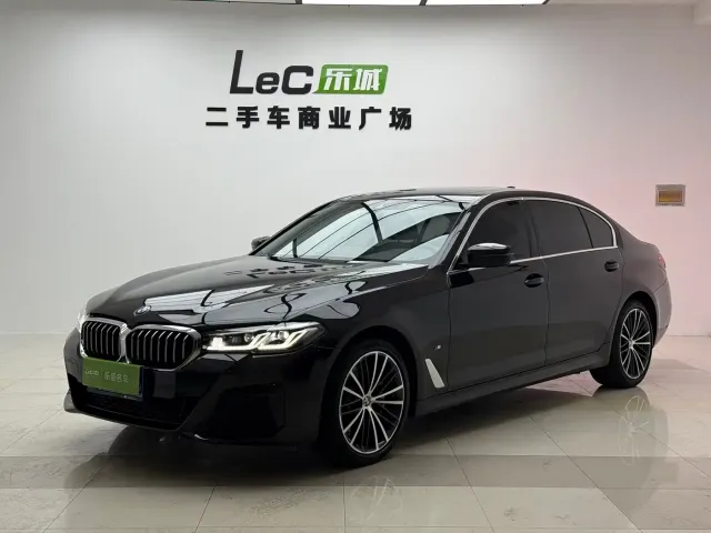Фотография автомобиля — BMW 5 Series