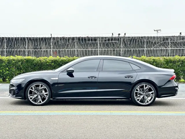 Audi A7L — Фото автомобиля 4