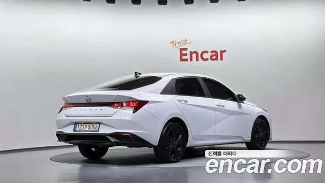 Hyundai Avante CN7 — Фото автомобиля 2
