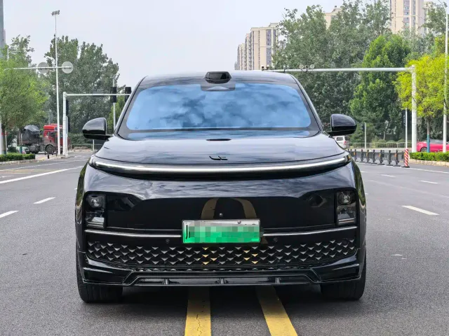 Li Auto L9 — Фото автомобиля 3
