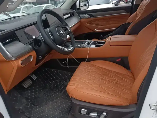 Tank Tank 500 EV 2026 Hi4-T Smart Edition — Фото автомобиля 14