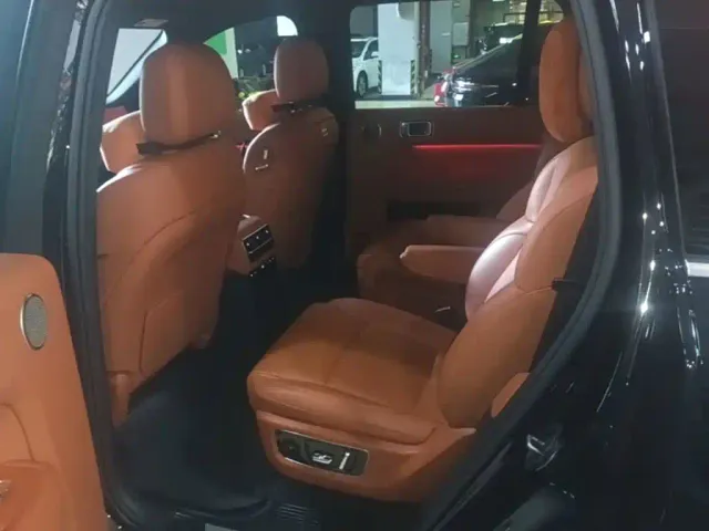 Li Auto L9 — Фото автомобиля 16