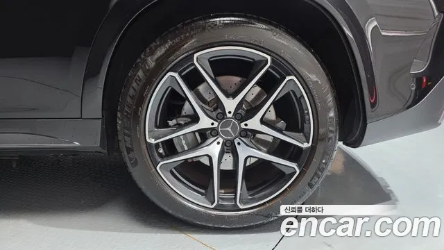 Mercedes-Benz GLE-Class — Фото автомобиля 15
