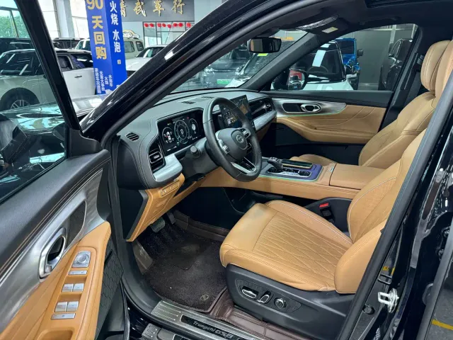 GAC Trumpchi GS8 — Фото автомобиля 4