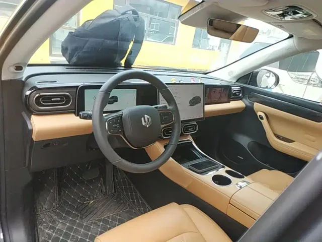 Leapmotor C11 — Фото автомобиля 9