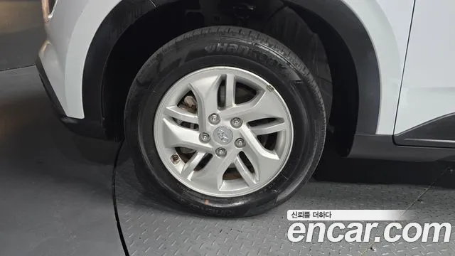 Hyundai Venue — Фото автомобиля 5