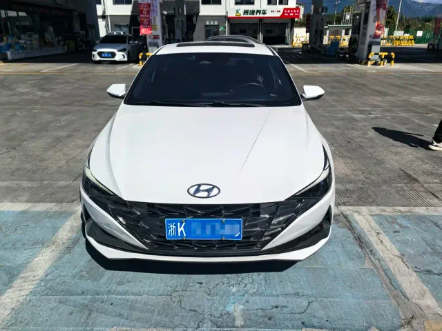 Hyundai Elantra — Фото автомобиля 2