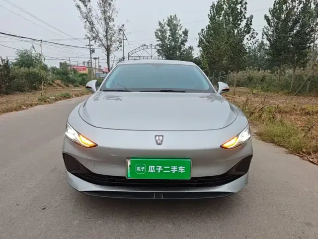 Roewe D7 — Фото автомобиля 2
