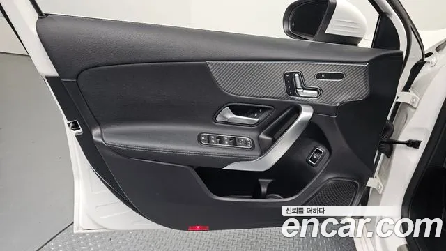Mercedes-Benz A-Class — Фото автомобиля 24