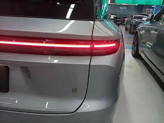 Li Auto i6 — Фото автомобиля 7