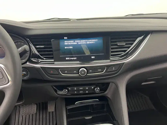 Buick Regal — Фото автомобиля 13
