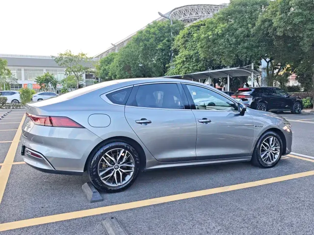 BYD Qin PLUS — Фото автомобиля 29
