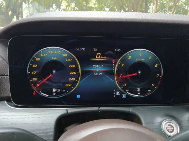 Mercedes-Benz E-Class — Фото автомобиля 12