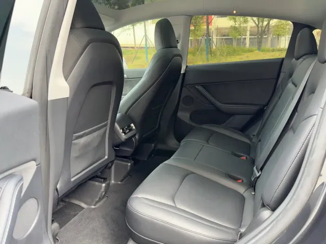 Tesla Model Y — Фото автомобиля 6