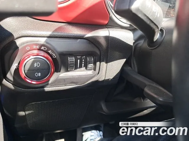 Jeep Wrangler JL — Фото автомобиля 11