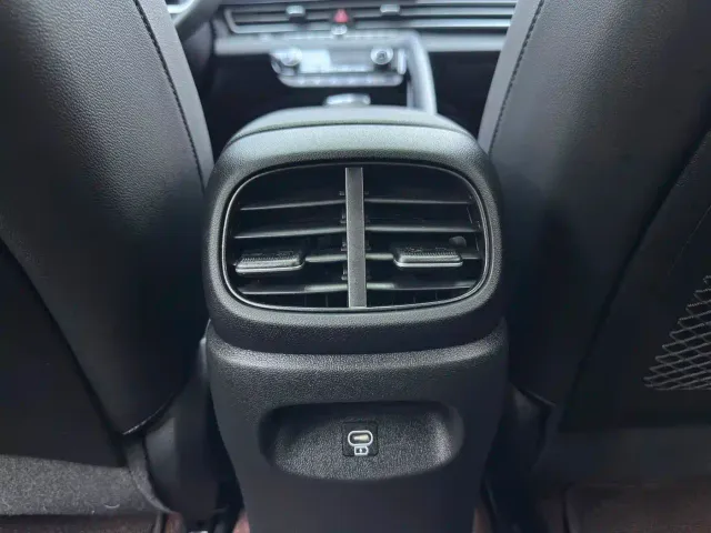 Hyundai Elantra — Фото автомобиля 15