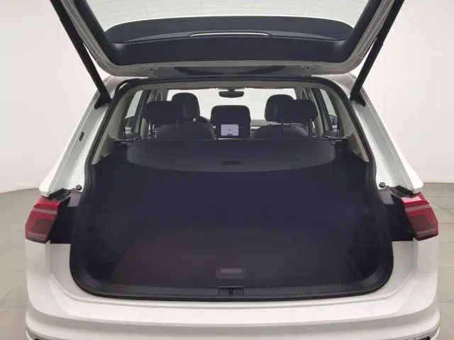 Volkswagen Tiguan L — Фото автомобиля 16