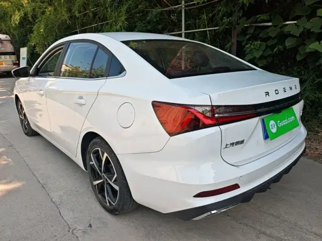 Roewe i5 — Фото автомобиля 4