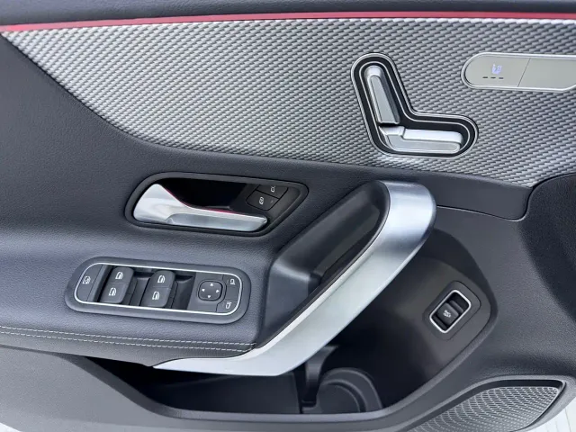 Mercedes-Benz A-Class — Фото автомобиля 8