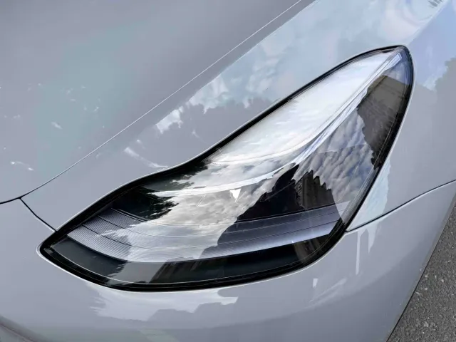 Tesla Model Y — Фото автомобиля 3