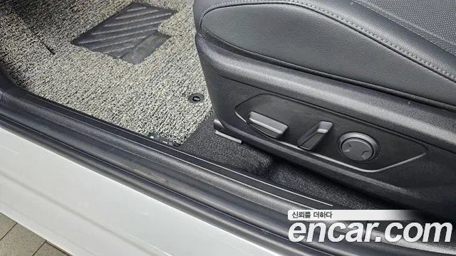 Hyundai Avante CN7 — Фото автомобиля 30