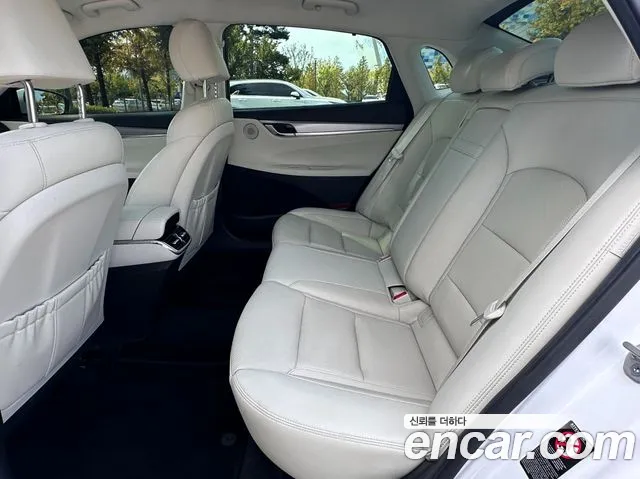 Hyundai Grandeur Grandeur (New) Hybrid — Фото автомобиля 10
