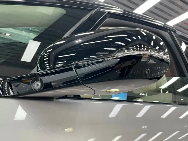 Li Auto MEGA — Фото автомобиля 14