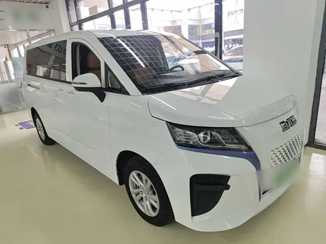 BAW Ruisheng Ace M7 EV — Фото автомобиля 3