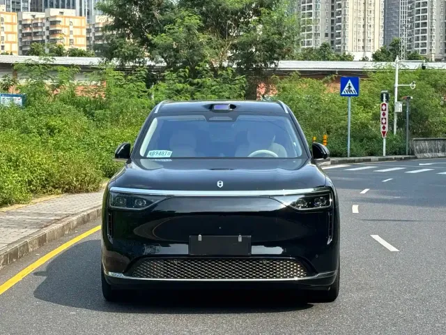 Aito M8 — Фото автомобиля 2