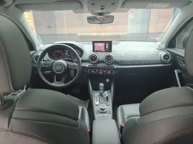 Audi Q2L — Фото автомобиля 14